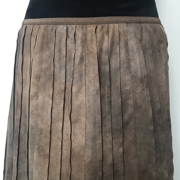 Nic+Zoe | Brown Sueded Pleated Skirt - Picture 3 of 8